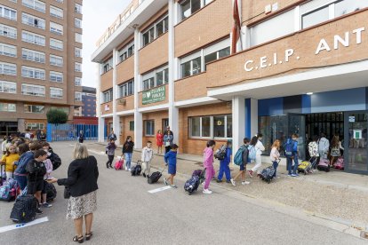 Podemos propone crear una comunidad energética piloto en un colegio de Burgos. TOMÁS ALONSO