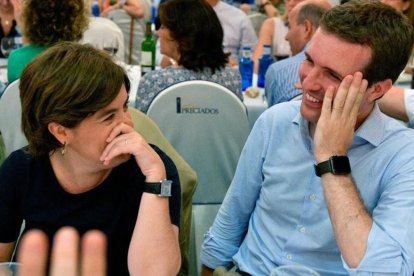 Santamaría y Casado, el martes por la noche en un restaurante en el centro de Madrid, durante la cena de verano del grupo parlamentario del PP.-EFE / DAVID MUDARRA