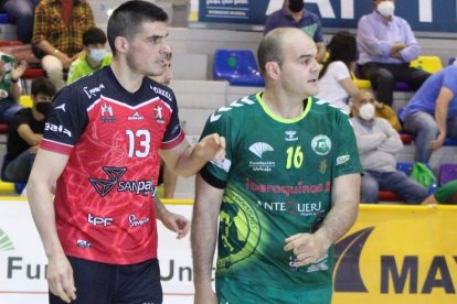 Rasero -izquierda-, durante un partido. FOTO CEDIDA POR EL BM BURGOS