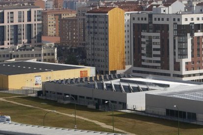 El Centro Deportivo José Luis Talamillo cierra temporalmente sus zonas de agua por la subida de precios energéticos. ECB