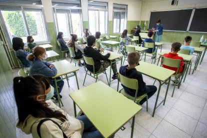 Aula de alumnos de Secundaria y Bachillerato. SANTI OTERO