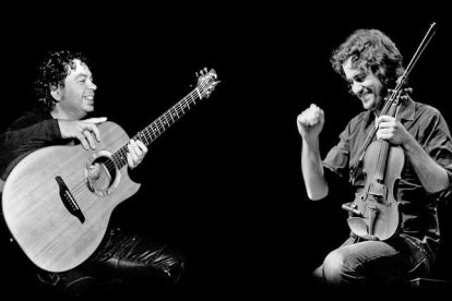 El guitarrista Miguel Ángel Azofra y el violinista Diego Galaz. ECB