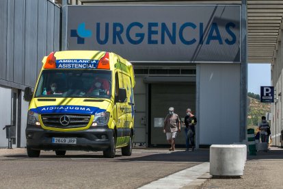 Imagen del acceso a Urgencias del HUBU. TOMÁS ALONSO