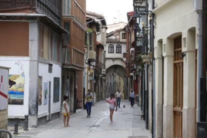 En la localidad se pueden encontrar torres, casonas y palacios. RAÚL G. OCHOA