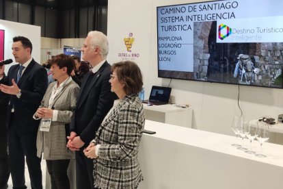 Los alcaldes de Burgos y Logroño con concejalas de León y Pamplona. ECB