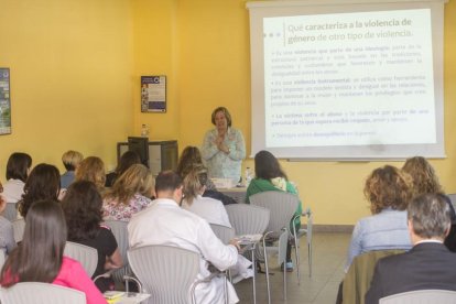 El subdelegado participó en la Jornada Informativa sobre Violencia de Género organizada por el Centro de Referencia Estatal de Enfermedades Raras (Creer).-ISRAEL L. MURILLO