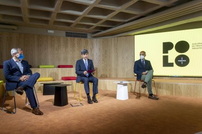 Luis Aguilar, Javier Cuasante y Diego Pinacho, en la presentación del segundo desafío industrial. SANTI OTERO