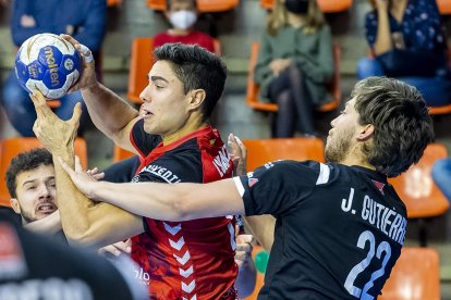 Ignacio Suárez, jugador del UBU San Pablo, durante un partido. SANTI OTERO