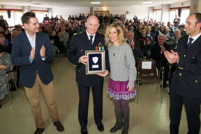 Julio Estébanez, bombero de Burgos jubilado, junto a Daniel de la Rosa, Blanca Carpintero y Miguel Ángel Extremo. TOMÁS ALONSO