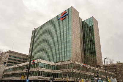 Sede de Ibercaja Banco en Zaragoza. Turol Jones