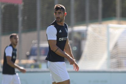 Undabarrena, durante un entrenamiento en la Ciudad Deportiva de Castañares. BURGOS CF