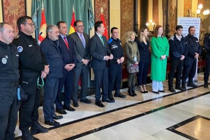 Inauguración del curso en Burgos sobre adiestramiento canino para detectar drogas en las cárceles. ECB