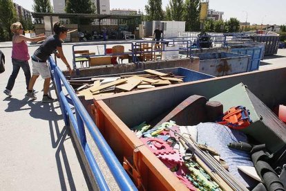 El punto limpio de Islas Baleares es uno de los lugares donde se depositan los muebles que se desechan, aunque también pueden reutilizarse y restaurarse.