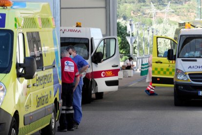 Personal sanitario en la zona de Urgencias del HUBU. ISRAEL L. MURILLO