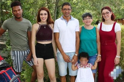 Lucía (a la derecha de la imagen) falleció el mismo día del accidente, en febrero de 2018. ECB