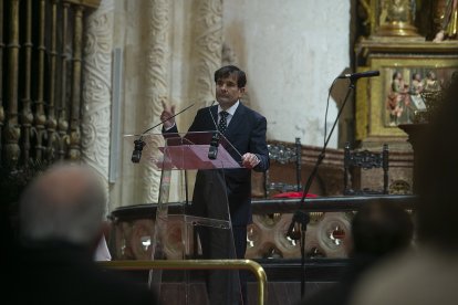 El doctor José Antonio Fernández Ratero, durante el pregón. RAÚL G. OCHOA