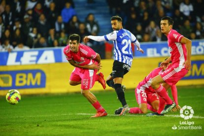 Abde supera a Areso y Córdoba para anotar el único tanto del partido. LaLiga