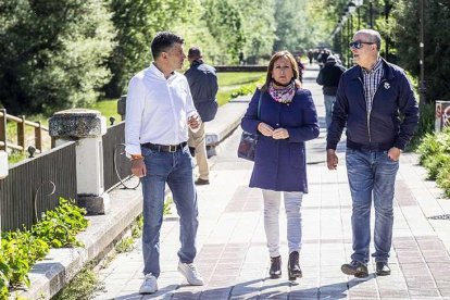 Vicente Marañón, Rosario Pérez Pardo y Julio Rodríguez-Vigil.-SANTI OTERO