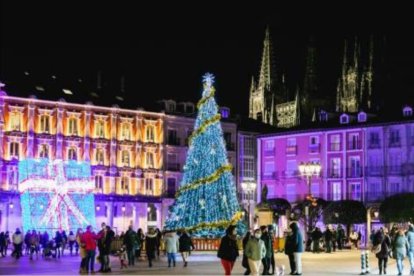 Iluminación de la Plaza Mayor de Burgos las pasadas navidades.