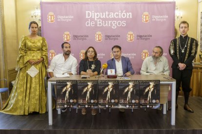 Imagen de la presentación de la representación teatral de Quintanapalla. SANTI OTERO