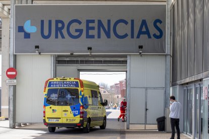 Acceso de Urgencias del HUBU. SANTI OTERO