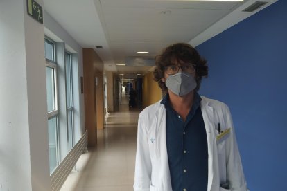 El psicólogo clínico del HUBU, Jesús Sánchez, es uno de los expertos que han elaborado el documento que recoge las líneas de actuación para la detección e intervención en las conductas de riesgo suicida . ECB
