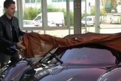 Jorge Lorenzo se ha convertido en uno de los 100 propietarios exclusivos del superdeportivo Pagani Huayra Roadster.-INSTAGRAM