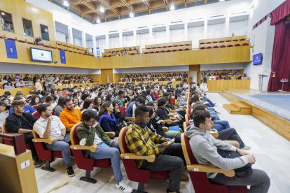 El Aula Magna de la UBU acogió el acto de bienvenida a los nuevos alumnos. SANTI OTERO