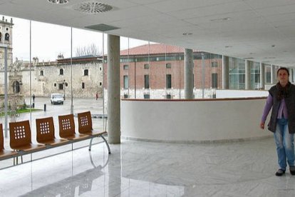 El campus de San Amaro visto desde el interior del edificio de Servicios Centrales de la Universidad de Burgos. S. OTERO