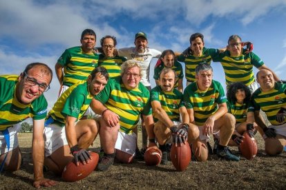 Burgos Corzos, el primer equipo español de 'flag football' formado por personas con discapacidad intelectual. TOMÁS ALONSO