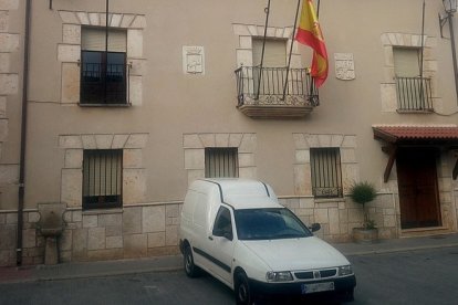 Casa consistorial de Castrillo de la Vega. RASTROJO