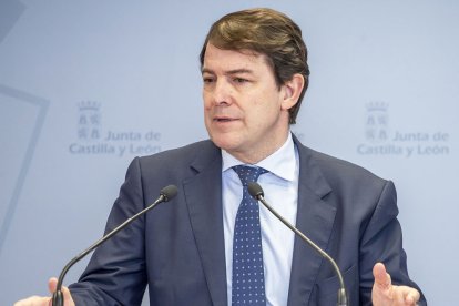 Mañueco se compromete a reforzar el «peso industrial» de los polígonos. / SANTI OTERO