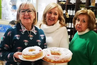 La familia Tudanca vende cada Navidad 3.000 roscones artesanos