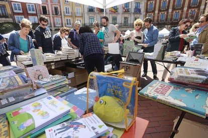 Catorce establecimientos, dos más que el año pasado, extendieron sus propuestas literarias para mayores y para niños.-Raúl Ochoa