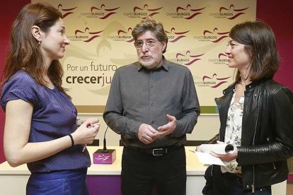 Hernando, Mayoral y Robles. momentos antes de la presentación de la gala.-RAÚL G. OCHOA