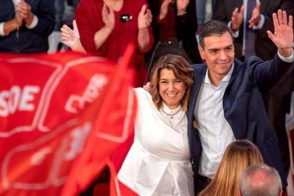 Susana Díaz y Pedro Sánchez, en un mitin del PSOE en Cádiz-EFE / ROMÁN RÍOS