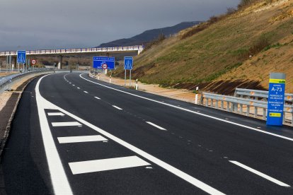 Tramo de la A-73 entre Pedrosa de Valdelucio y Báscones de Valdivia inaugurado en noviembre de 2021. SANTI OTERO