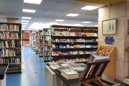 Imagen del interior de la biblioteca arandina