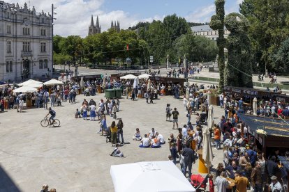 Paseo Sierra de Atapuerca, con el famoso 'Jacoseto', durante las fiestas de San Pedro 2022. SANTI OTERO