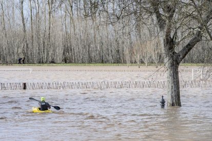 El alcalde recuerda que en la zona inundada se iba a celebrar el belén viviente estos días, y el PIN en el polideportivo.-I. L. M.