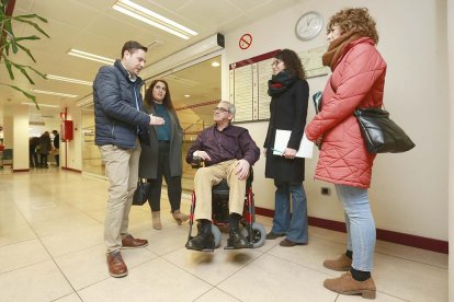 De izquierda a derecha: Daniel de la Rosa, Estrella Paredes, Juan Igancio Hortigüela, Elena Gallardo y Judit García. RAÚL G. OCHOA