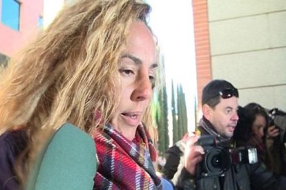 Rocío Carrasco entra en los juzgados de Alcobendas para ratificar la querella que ha interpuesto a su ex marido.-AGENCIA