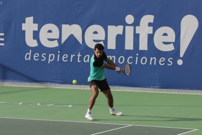 Varona en la pista del Chalenger de Tenerife. MEF TENNIS EVENTS