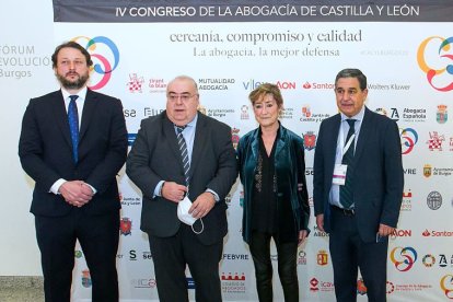 Guillermo Plaza, Antonio Julián Rodríguez Esquerdo, Victoria Ortega y Julio Sanz Orejudo en el IV Congreso de la Abogacía de Castilla y León. TOMÁS ALONSO