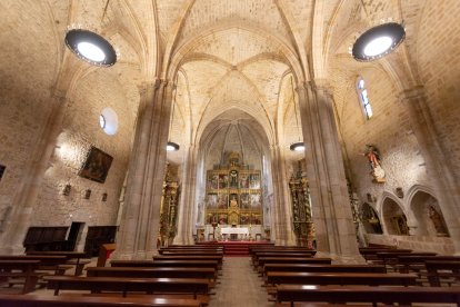 Interior de la iglesia de Santa Cruz, en Medina de Pomar. ECB