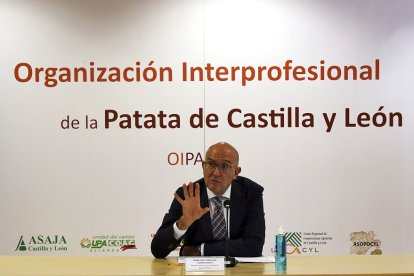 Jesús Julio Carnero, consejero de Agricultura, en el acto de constitución de la Interprofesional de la patata. ICAL