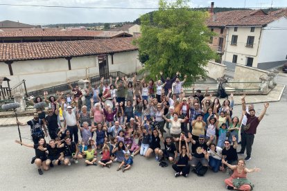 El pueblo participó con ilusión y ganas