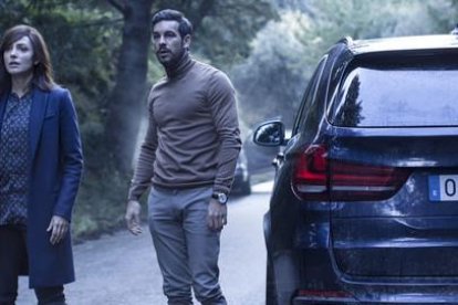 Barbara Lennie y Mario Casas, en un fotograma de 'Contratiempo'.-