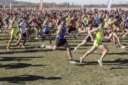 Imagen de la salida de la carrera popular de 2015.-SANTI OTERO