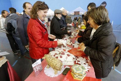 Los productores de alubia roja conciben esta feria como una oportunidad para aumentar sus ventas.-RAÚL G. OCHOA